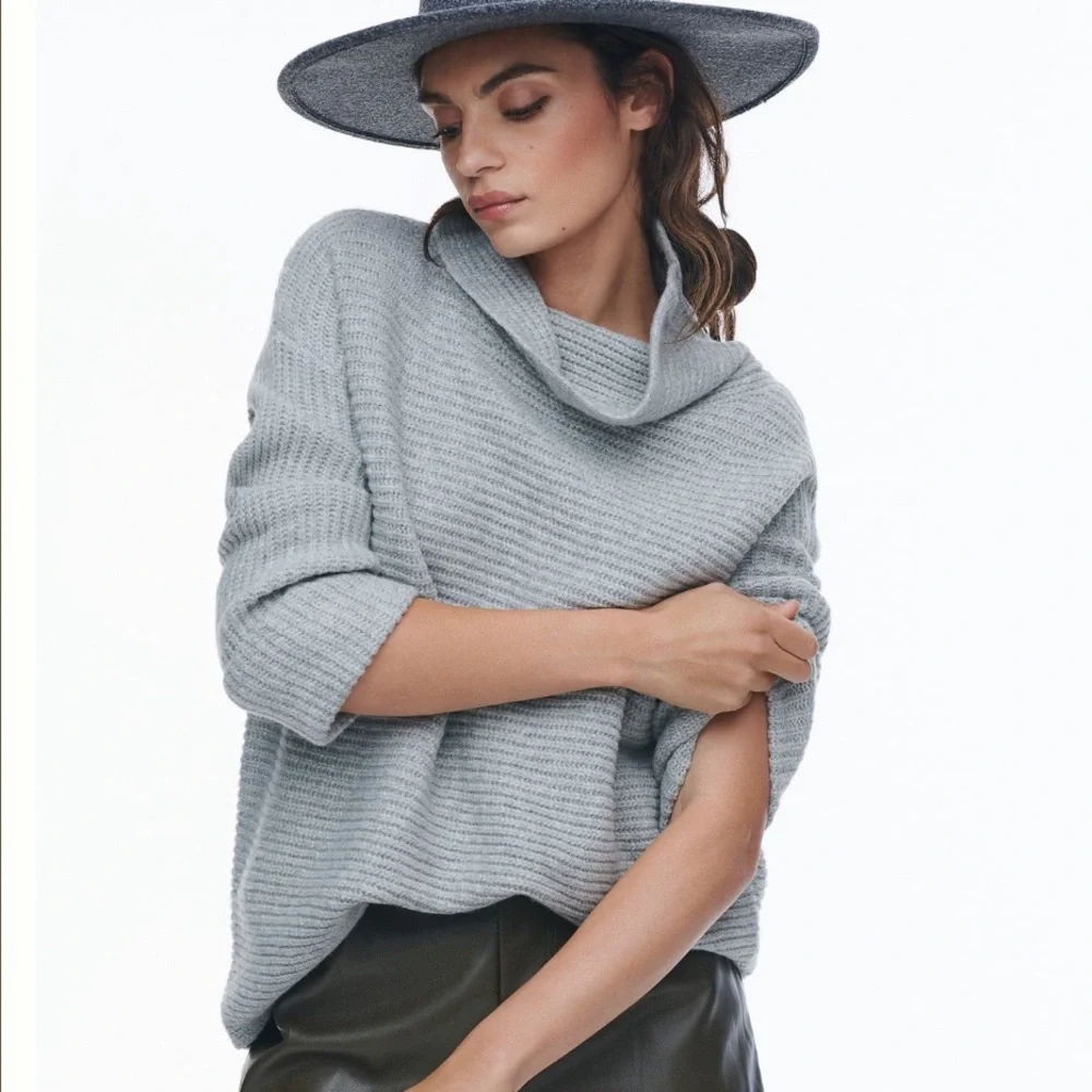 NWT Anthropologie Soft Cowl Neck Sweater. Size Medium. Gray color. - Picture 2 of 8